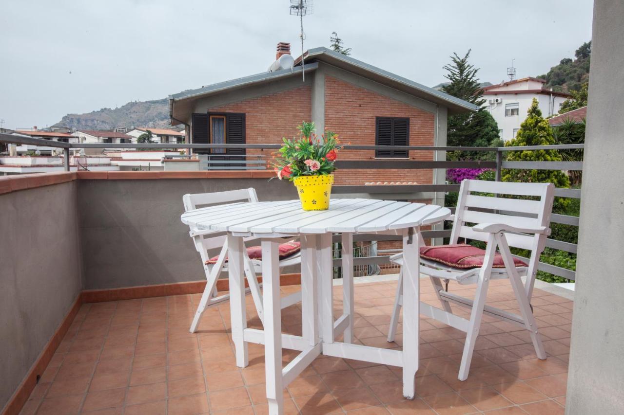 B&B Villa Carmen SantʼAlessio Siculo Εξωτερικό φωτογραφία