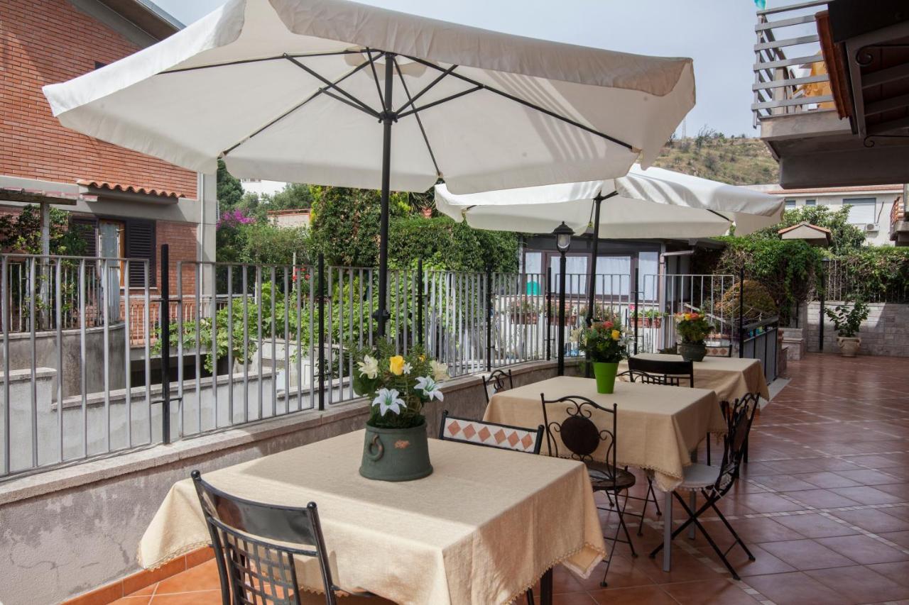 B&B Villa Carmen SantʼAlessio Siculo Εξωτερικό φωτογραφία